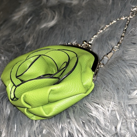 SOLD💥Elegant FLORAL Kiss-Lock Evening Vegan Green Rose Clutch/Wristlet ChainGUC - Picture 10 of 10